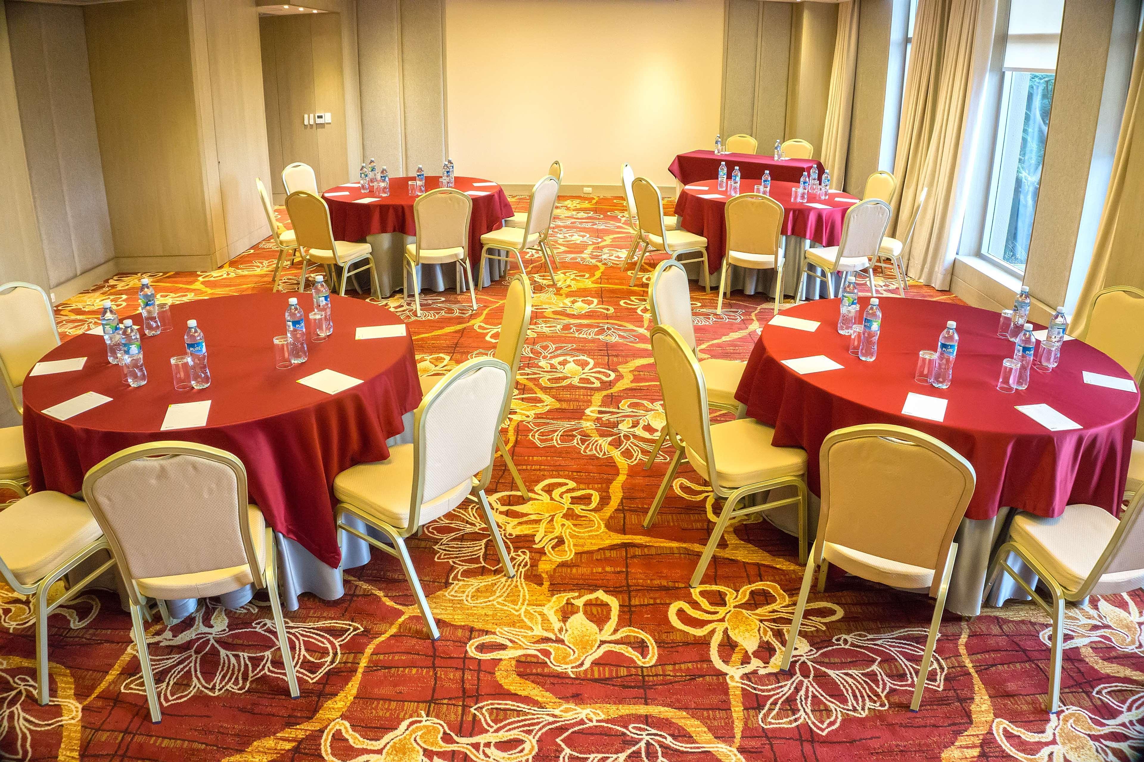 Radisson Hotel Guayaquil Extérieur photo A meeting room at the hotel