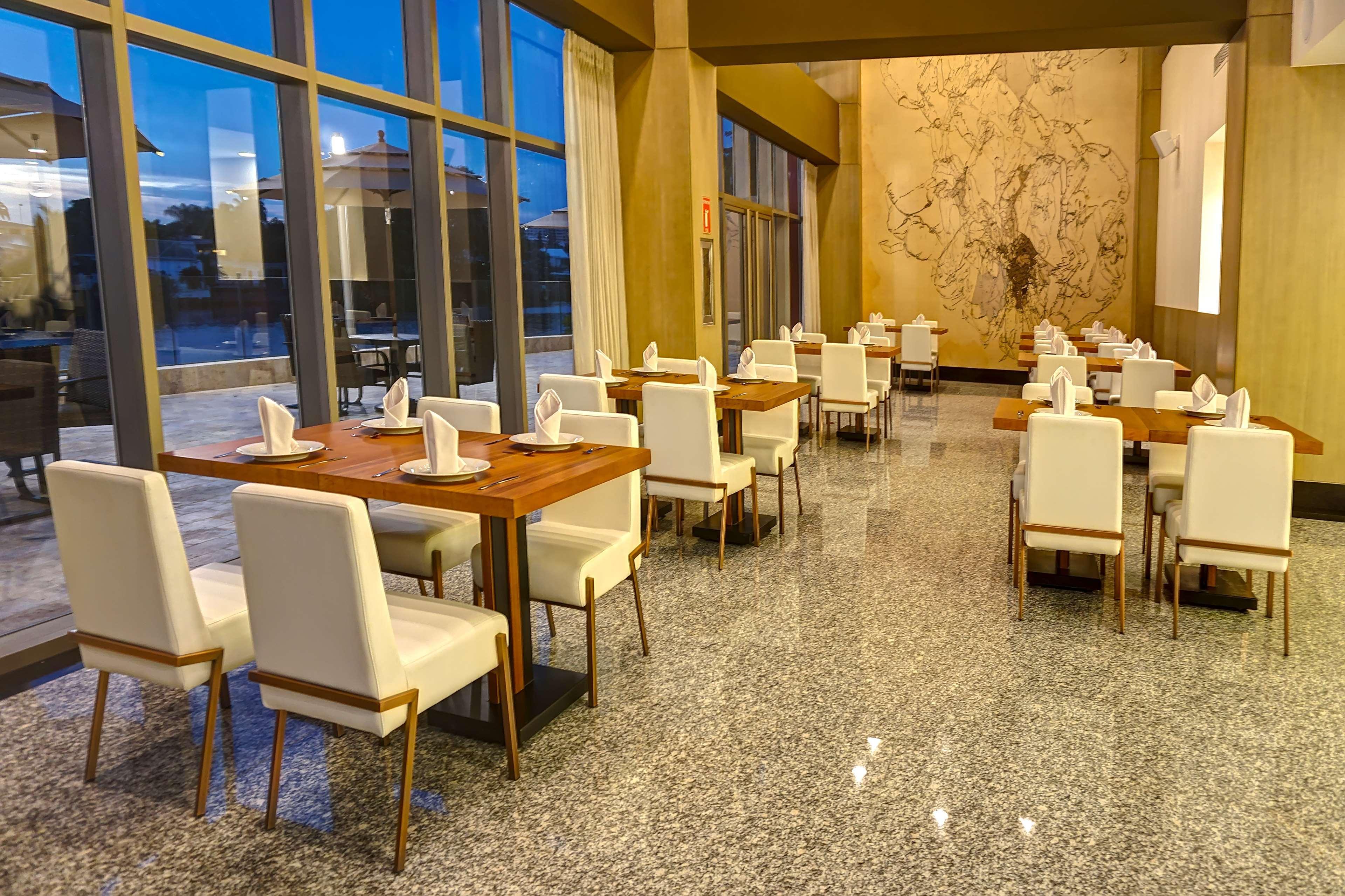Radisson Hotel Guayaquil Extérieur photo The restaurant