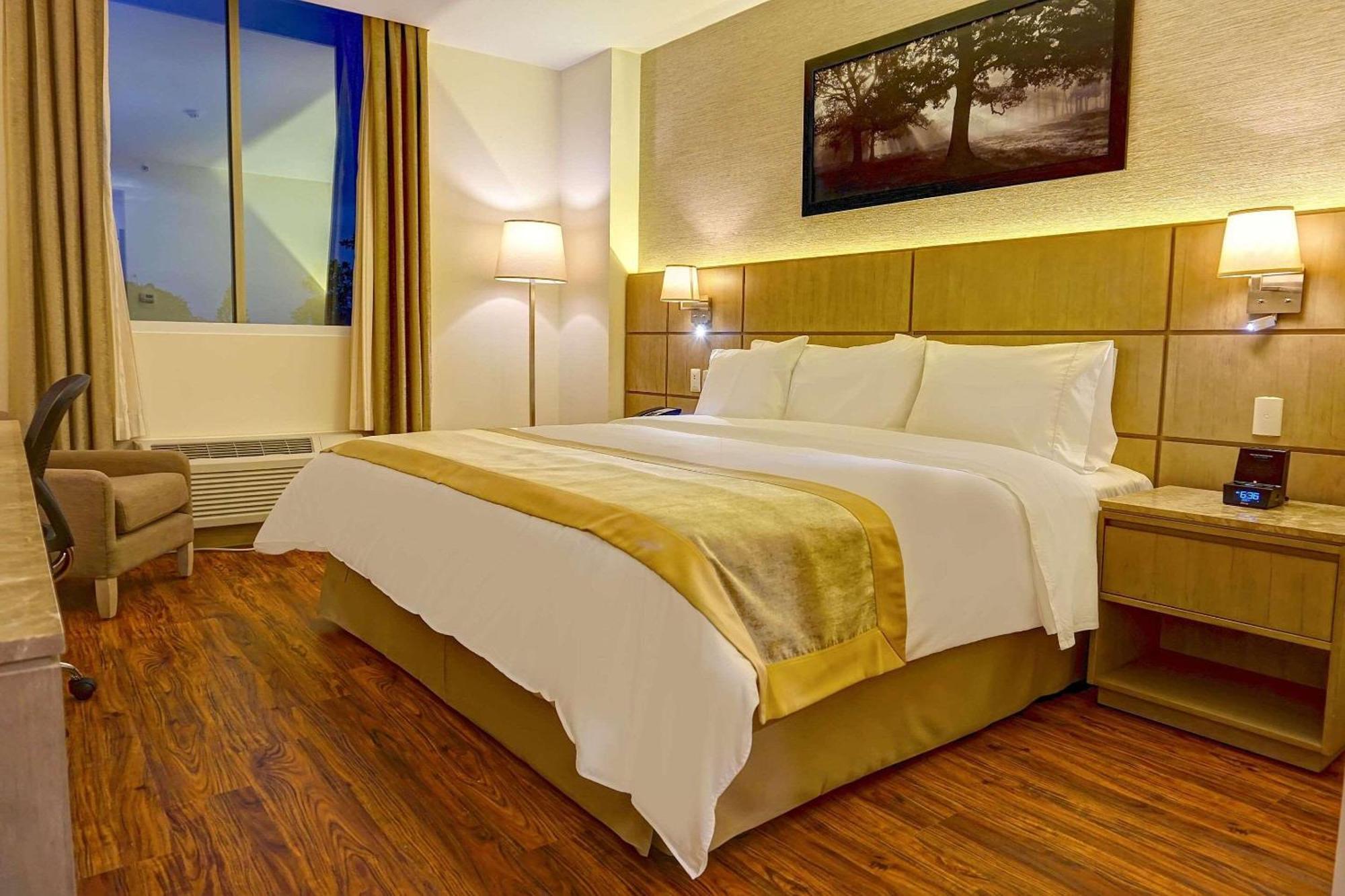 Radisson Hotel Guayaquil Extérieur photo A bedroom