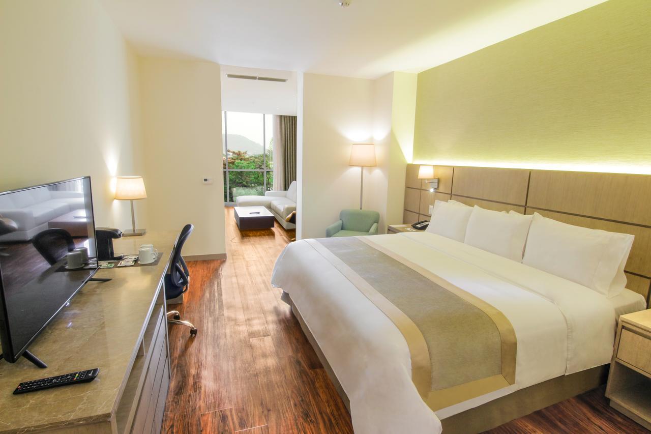 Radisson Hotel Guayaquil Extérieur photo Deluxe Room