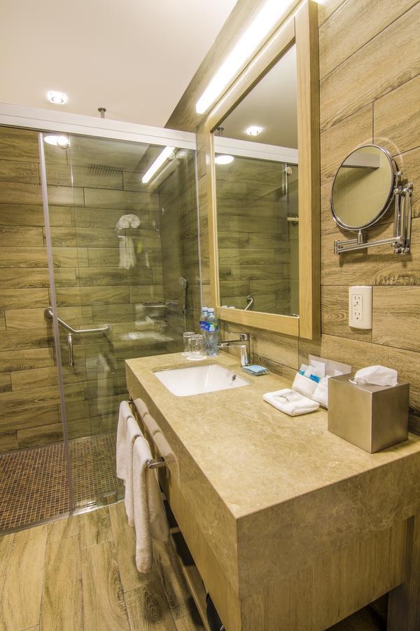 Radisson Hotel Guayaquil Extérieur photo