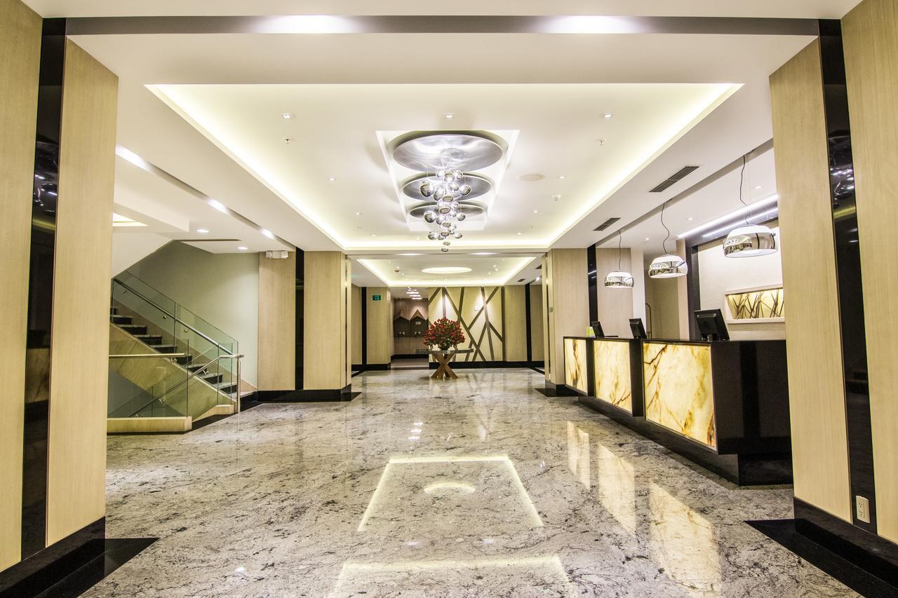 Radisson Hotel Guayaquil Extérieur photo Lobby